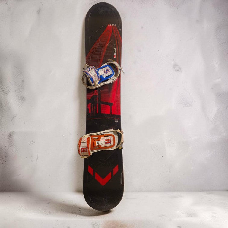 Snowboard SCOTT USA – 162 cm – Negru și roșu, cu legături incluse