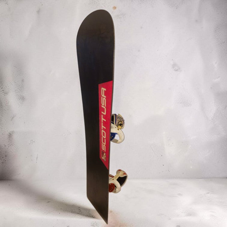 Snowboard SCOTT USA – 162 cm – Negru și roșu, cu legături incluse