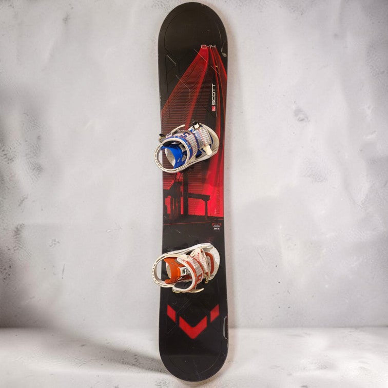 Snowboard SCOTT USA – 162 cm – Negru și roșu, cu legături incluse