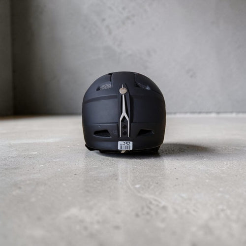 Cască de schi – Neagră mată, cu sistem de ventilație