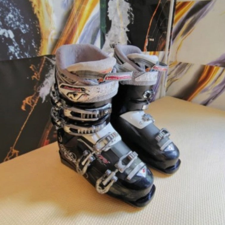 Clăpari de schi NORDICA – Mărimea 40–40,5
