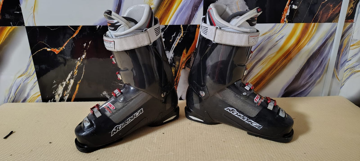 Clăpari Nordica Speedmachine – Mărimea 44 – Performanță și control!