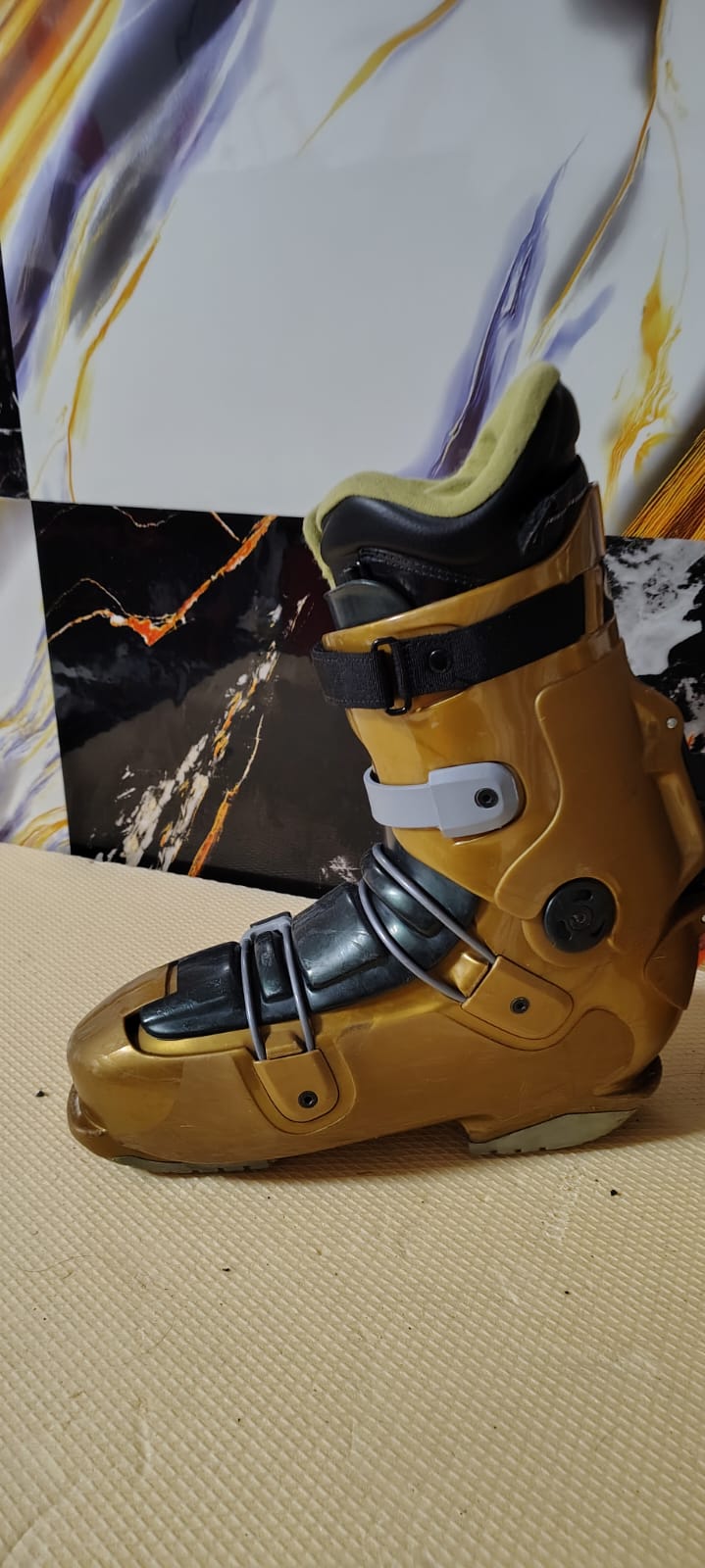 Clăpari Raichle 313 Gold Edition – Mărimea 44 – Design deosebit!