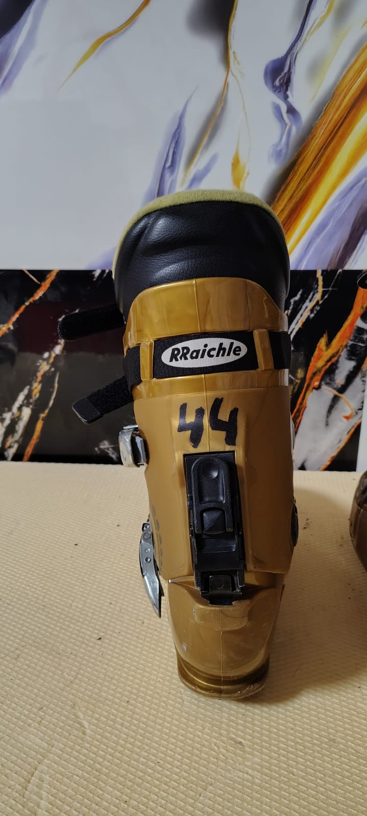 Clăpari Raichle 313 Gold Edition – Mărimea 44 – Design deosebit!
