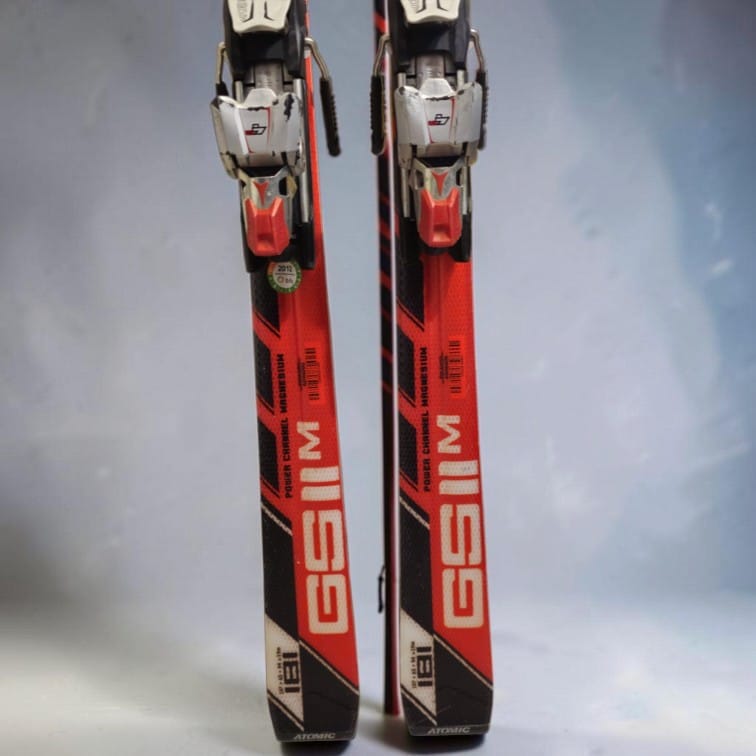 Schiuri Atomic GS:11 Race 181 cm + Legături Premium Atomic Neox – Stare Impecabilă