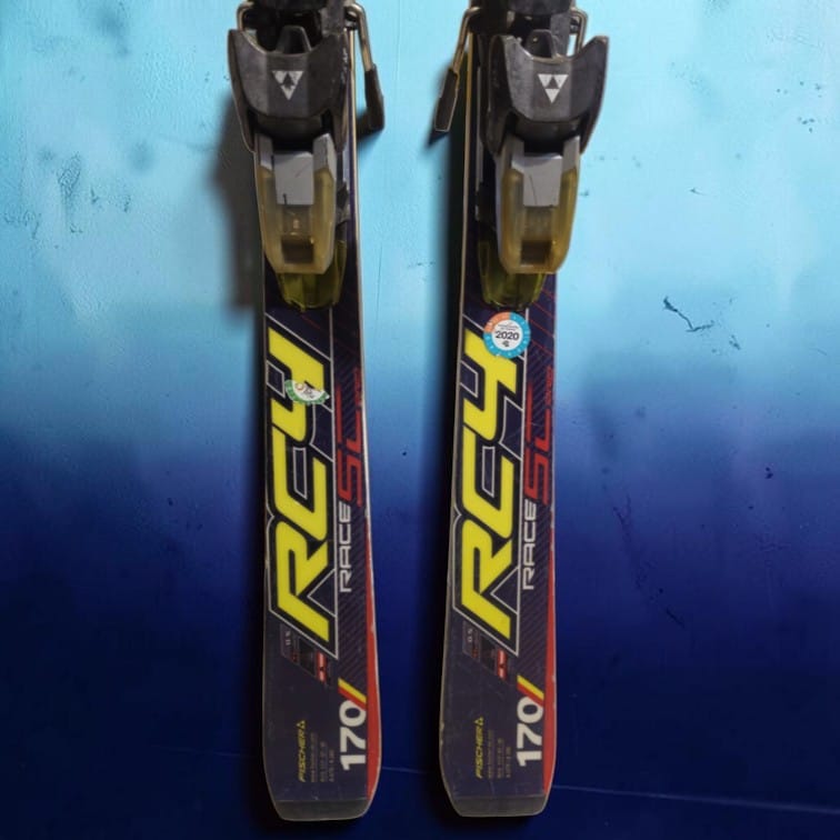 Schiuri Fischer RC4 Race – 170 cm, cu legături Fischer