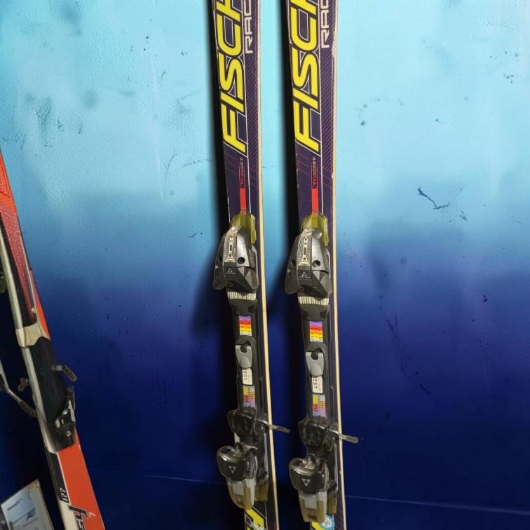 Schiuri Fischer RC4 Race – 170 cm, cu legături Fischer
