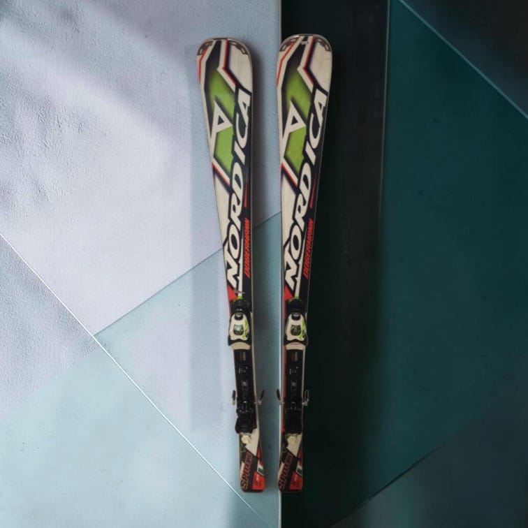Schiuri Nordica Speedmachine – cu legături