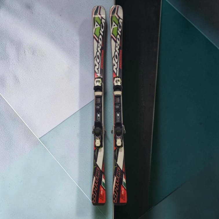 Schiuri Nordica Speedmachine – cu legături