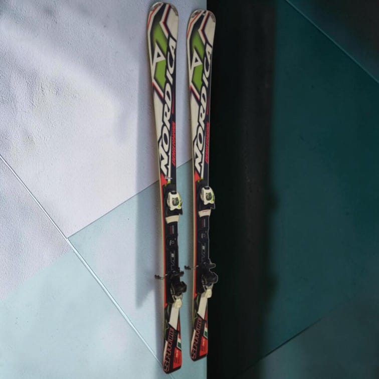 Schiuri Nordica Speedmachine – cu legături