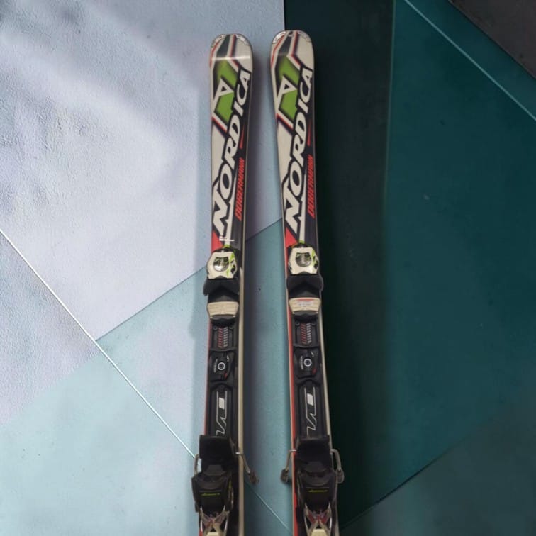 Schiuri Nordica Speedmachine – cu legături