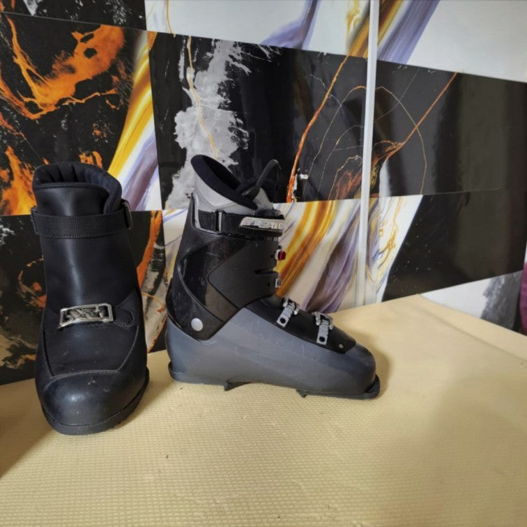 Clăpari Salomon Performer MG – Mărimea 47-48 (30.5 MP) – Confort pentru picioare mari!